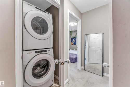 559 Ebbers Way, Edmonton, AB - Indoor Photo Showing Laundry Room