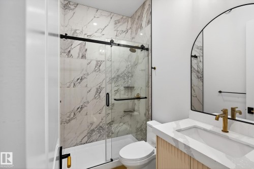 1926 Ainslie Link, Edmonton, AB - Indoor Photo Showing Bathroom