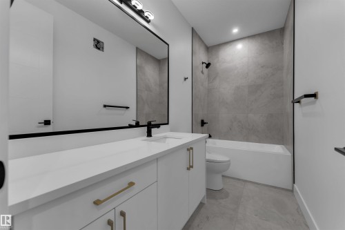 744 Astoria Way, Devon, AB - Indoor Photo Showing Bathroom