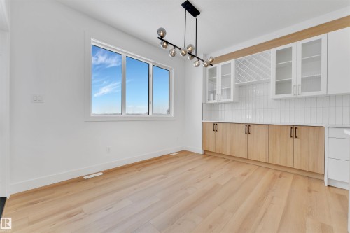 744 Astoria Way, Devon, AB - Indoor