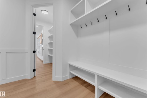 744 Astoria Way, Devon, AB - Indoor