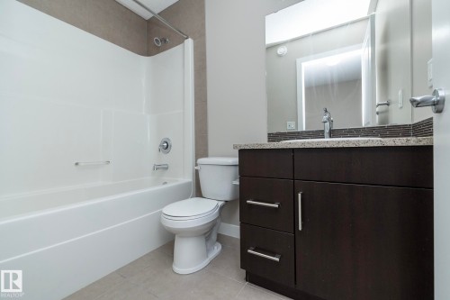 22 13139 205 Street, Edmonton, AB - Indoor Photo Showing Bathroom