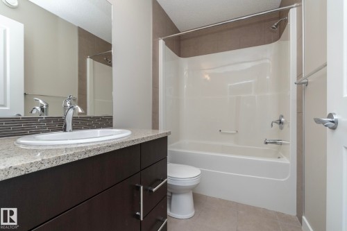 22 13139 205 Street, Edmonton, AB - Indoor Photo Showing Bathroom