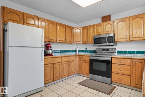 5508 54 Street, Beaumont, AB - Indoor Photo Showing Kitchen