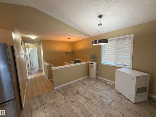 14827 47 Street, Edmonton, AB - Indoor Photo Showing Other Room