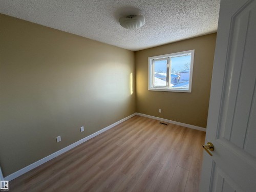 14827 47 Street, Edmonton, AB - Indoor Photo Showing Other Room