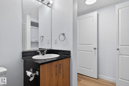 117 5804 Mullen Place, Edmonton, AB - Indoor Photo Showing Bathroom