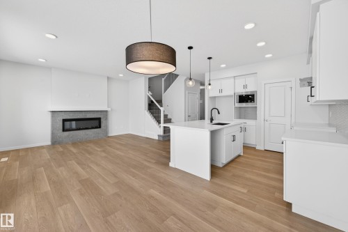 5008 72 Street  Beaumont, AB T4X 3E6