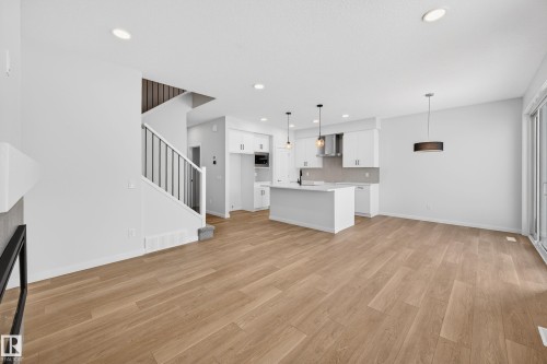 5008 72 Street, Beaumont, AB - Indoor Photo Showing Kitchen