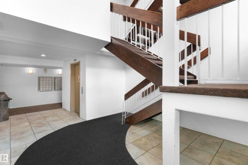 1620 48 Street, Edmonton, AB - Indoor Photo Showing Other Room