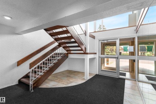 403 1620 48 Street, Edmonton, AB - Indoor Photo Showing Other Room