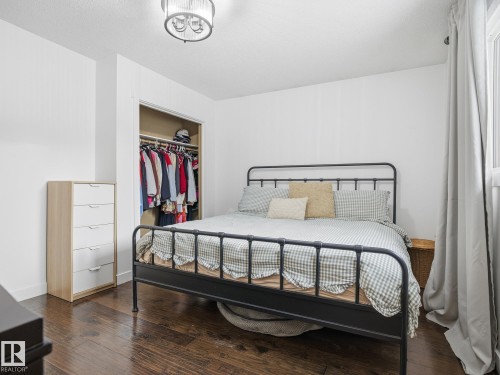 11 Leddy Avenue, St. Albert, AB - Indoor Photo Showing Bedroom
