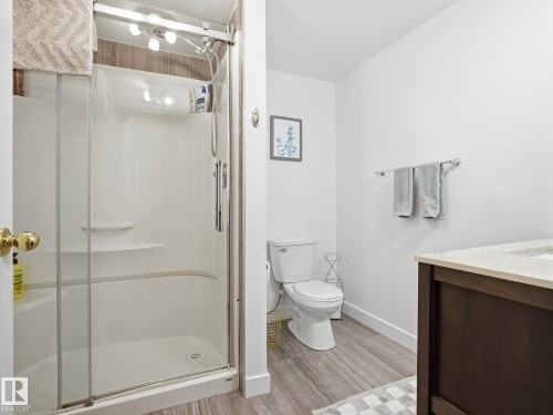11 Leddy Avenue, St. Albert, AB - Indoor Photo Showing Bathroom