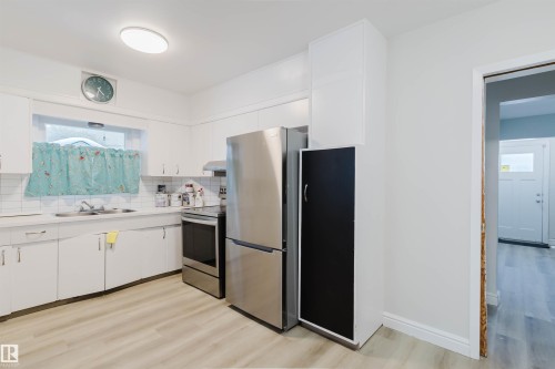 12026 104 Street, Edmonton, AB - Indoor Photo Showing Kitchen