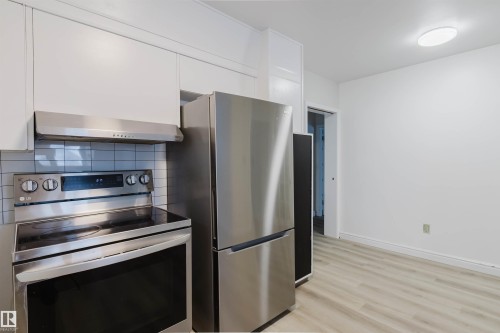 12026 104 Street, Edmonton, AB - Indoor Photo Showing Kitchen