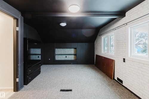 12026 104 Street, Edmonton, AB - Indoor Photo Showing Other Room