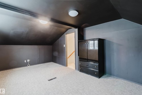 12026 104 Street, Edmonton, AB - Indoor