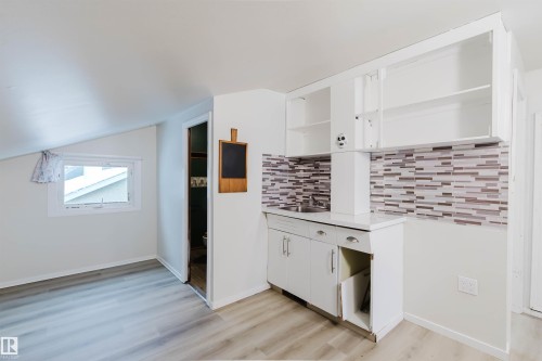 12026 104 Street, Edmonton, AB - Indoor Photo Showing Other Room