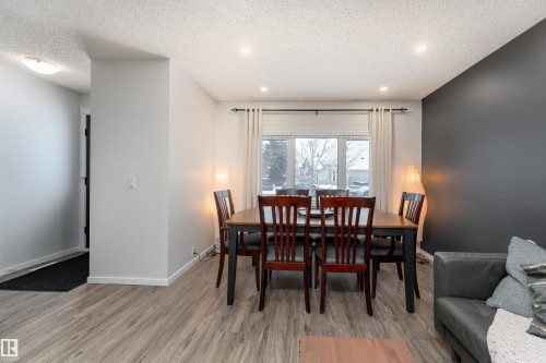 425 Kirkpatrick Crescent, Edmonton, AB - Indoor Photo Showing Dining Room
