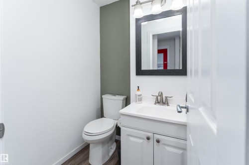 425 Kirkpatrick Crescent, Edmonton, AB - Indoor Photo Showing Bathroom
