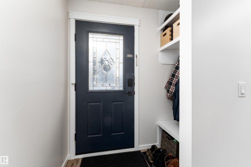 425 Kirkpatrick Crescent, Edmonton, AB - Indoor Photo Showing Other Room