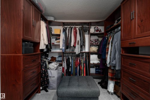 425 Kirkpatrick Crescent, Edmonton, AB - Indoor With Storage