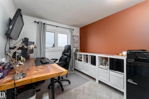 425 Kirkpatrick Crescent, Edmonton, AB - Indoor Photo Showing Office