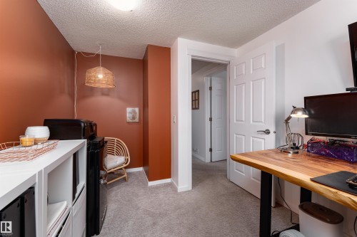 425 Kirkpatrick Crescent, Edmonton, AB - Indoor Photo Showing Other Room
