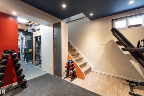425 Kirkpatrick Crescent, Edmonton, AB - Indoor