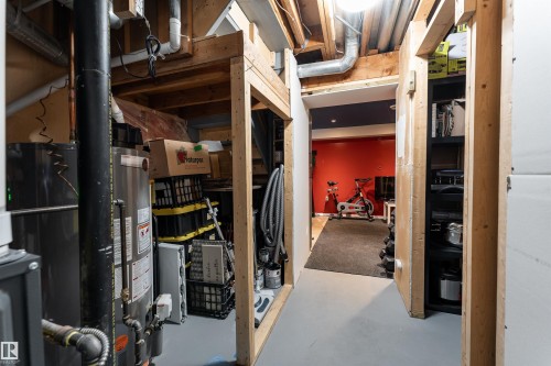 425 Kirkpatrick Crescent, Edmonton, AB - Indoor