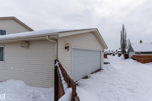 425 Kirkpatrick Crescent, Edmonton, AB - Outdoor With Exterior
