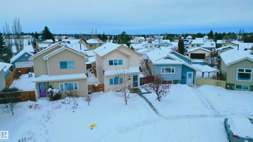 425 Kirkpatrick Crescent, Edmonton, AB - Outdoor With Facade