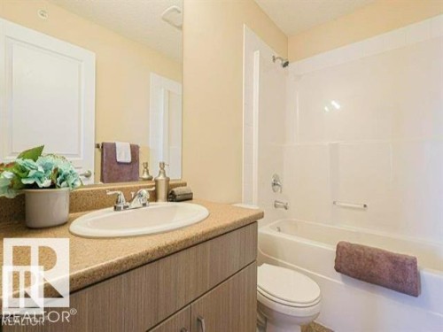 443 301 Clareview Station Drive Nw, Edmonton, AB - Indoor Photo Showing Bathroom