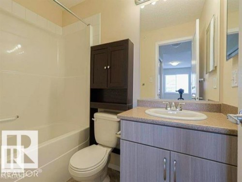 443 301 Clareview Station Drive Nw, Edmonton, AB - Indoor Photo Showing Bathroom