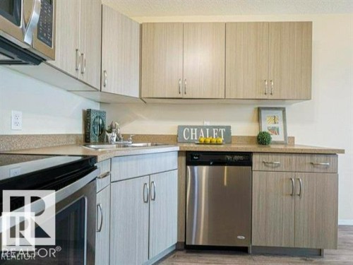 443 301 Clareview Station Drive Nw, Edmonton, AB - Indoor Photo Showing Kitchen