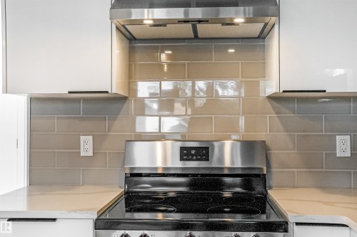 6030 Mill Woods Road S, Edmonton, AB - Indoor Photo Showing Kitchen