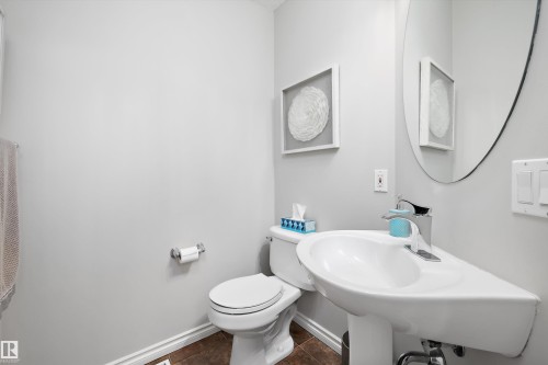205 Macewan Road, Edmonton, AB - Indoor Photo Showing Bathroom