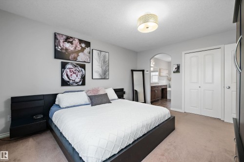 205 Macewan Road, Edmonton, AB - Indoor Photo Showing Bedroom