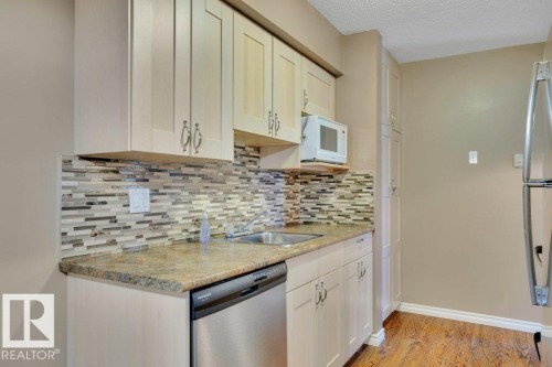 11 14215 82 Street, Edmonton, AB - Indoor Photo Showing Kitchen With Upgraded Kitchen