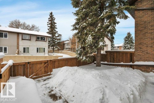 11 14215 82 Street, Edmonton, AB - Outdoor