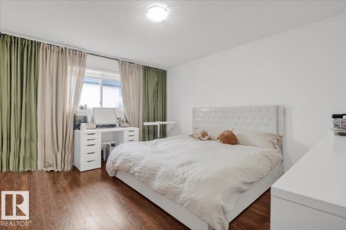 3635 44 Street, Edmonton, AB - Indoor Photo Showing Bedroom