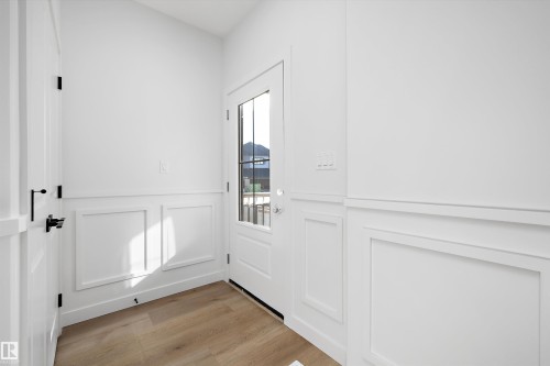 28 Chartres, St. Albert, AB - Indoor Photo Showing Other Room