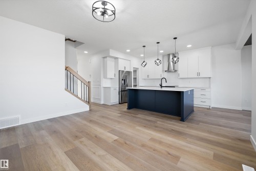 28 Chartres, St. Albert, AB - Indoor Photo Showing Kitchen With Upgraded Kitchen