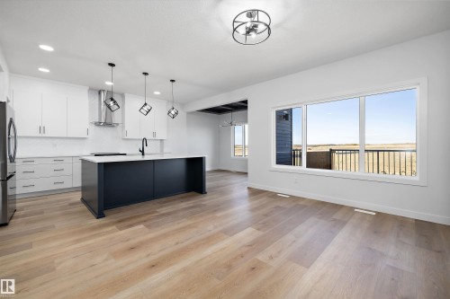 28 Chartres, St. Albert, AB - Indoor Photo Showing Kitchen With Upgraded Kitchen