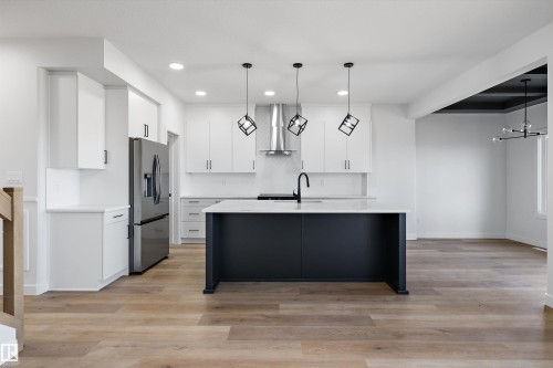 28 Chartres, St. Albert, AB - Indoor Photo Showing Kitchen With Upgraded Kitchen