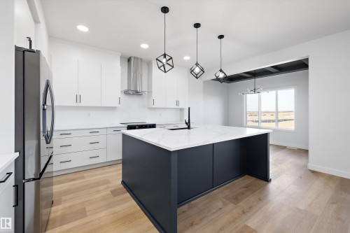 28 Chartres, St. Albert, AB - Indoor Photo Showing Kitchen With Upgraded Kitchen