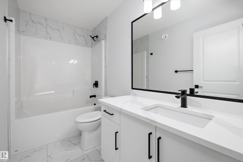 28 Chartres, St. Albert, AB - Indoor Photo Showing Bathroom
