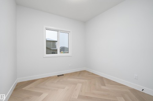 6890 Knox Loop Sw, Edmonton, AB - Indoor Photo Showing Other Room