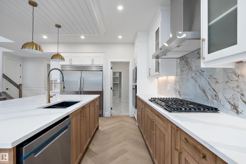 6890 Knox Loop Sw, Edmonton, AB - Indoor Photo Showing Kitchen With Double Sink With Upgraded Kitchen