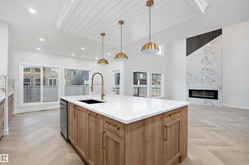 6890 Knox Loop Sw, Edmonton, AB - Indoor Photo Showing Kitchen With Upgraded Kitchen